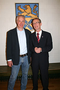 v.l. B&uuml;rgermeister Bernhard Brockmann (B&uuml;ndnis 90/Die Gr&uuml;nen) und
stellvertretender B&uuml;rgermeister Wolfgang Oltmanns (SPD) nach der Wahl.