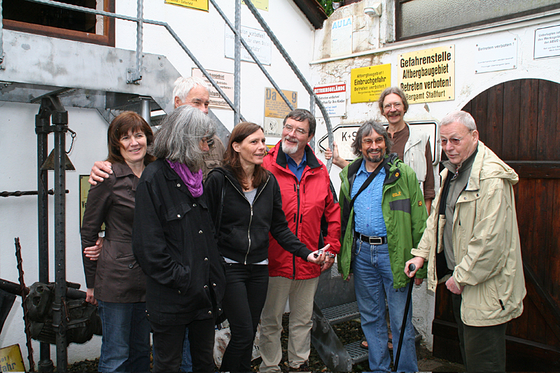 Die Cremlinger Gr&uuml;nen zu Besuch im kleinen Bergbaumuseum von Klaus-J&uuml;rgen Gr&uuml;nberg (rechts).