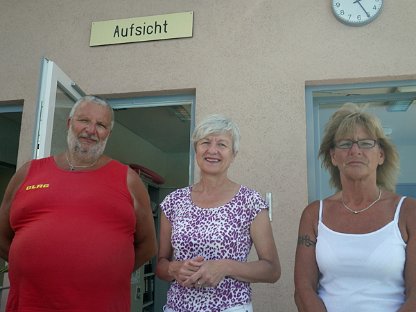 Landratskandidatin Steinbr&uuml;gge besuchte Freibad am Elm