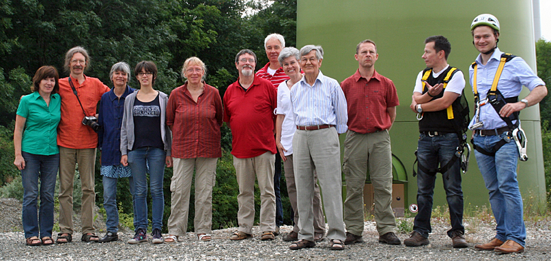 Cremlinger Gr&uuml;ne besichtigten den Windpark Baddeckenstedt