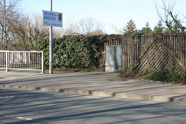 S&egrave;vres-Br&uuml;cke Nord